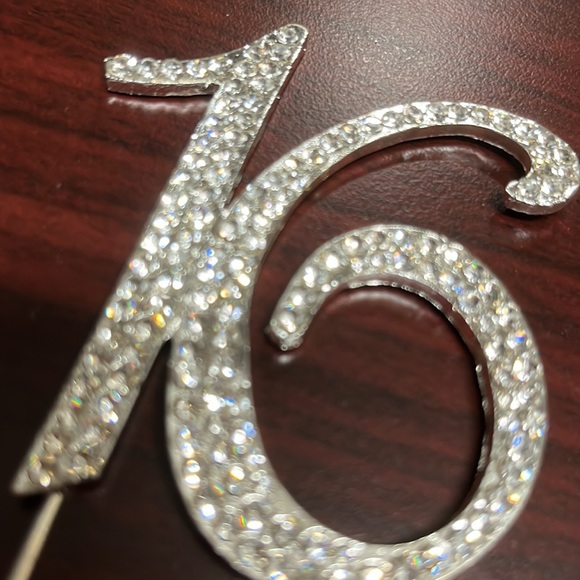 Rinestone cake topper - Picture 2 of 7